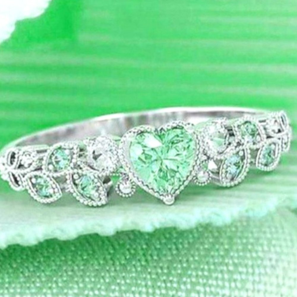 😘🎁GIFT FOR HER, MOTHER, DAUGHTER, GF, TEEN, KID- SAME DAY SHIPPING!! - L077